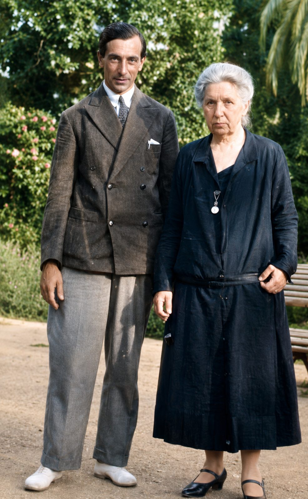 Fedor Fedorovitch in 1940 with his mother at Springland